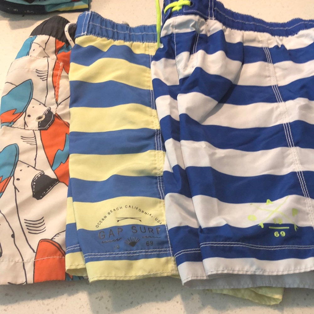 Gap board shorts boys size M (8)